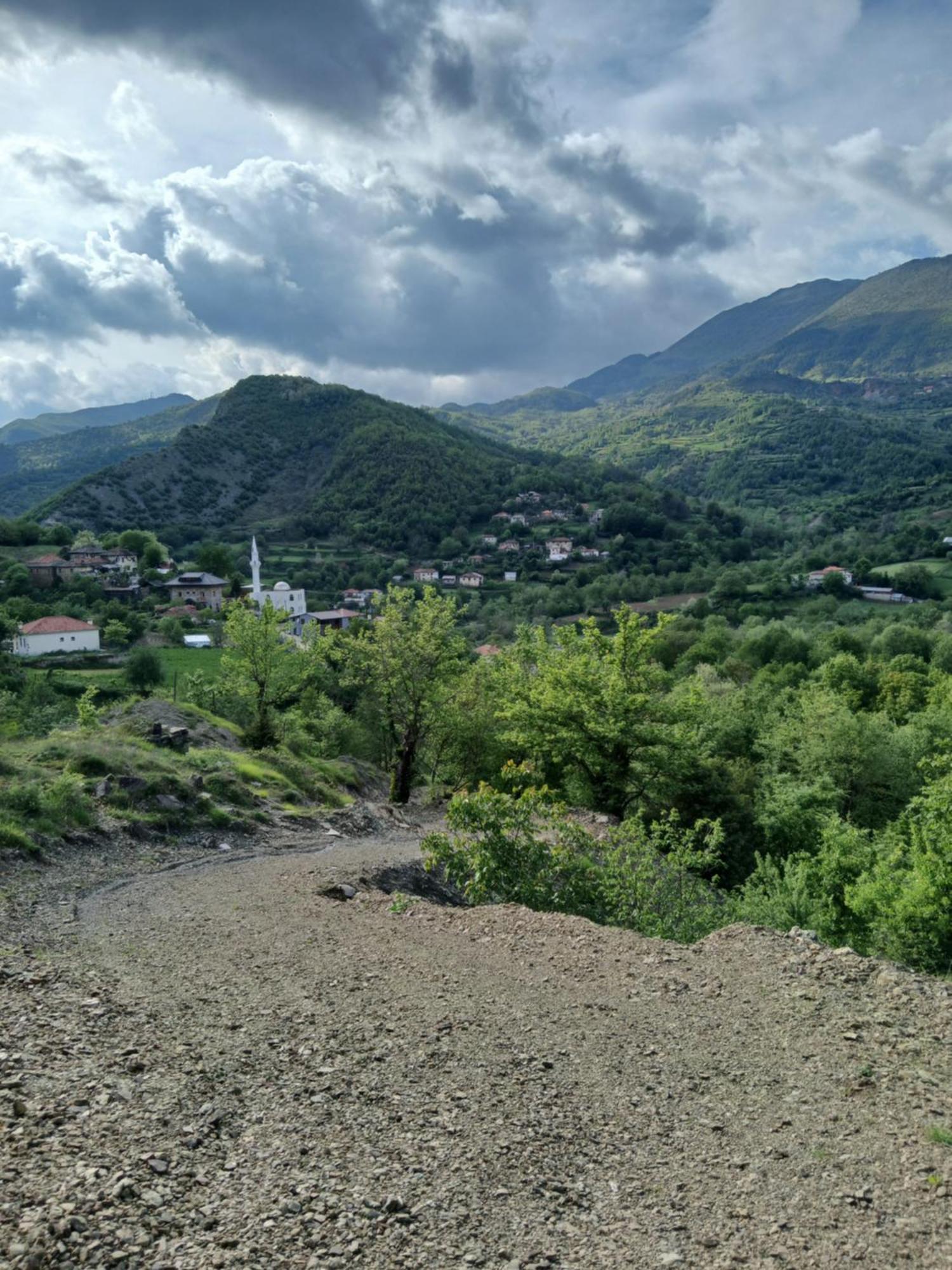 Bujtina Tusha Hotel Priska e Madhe ภายนอก รูปภาพ