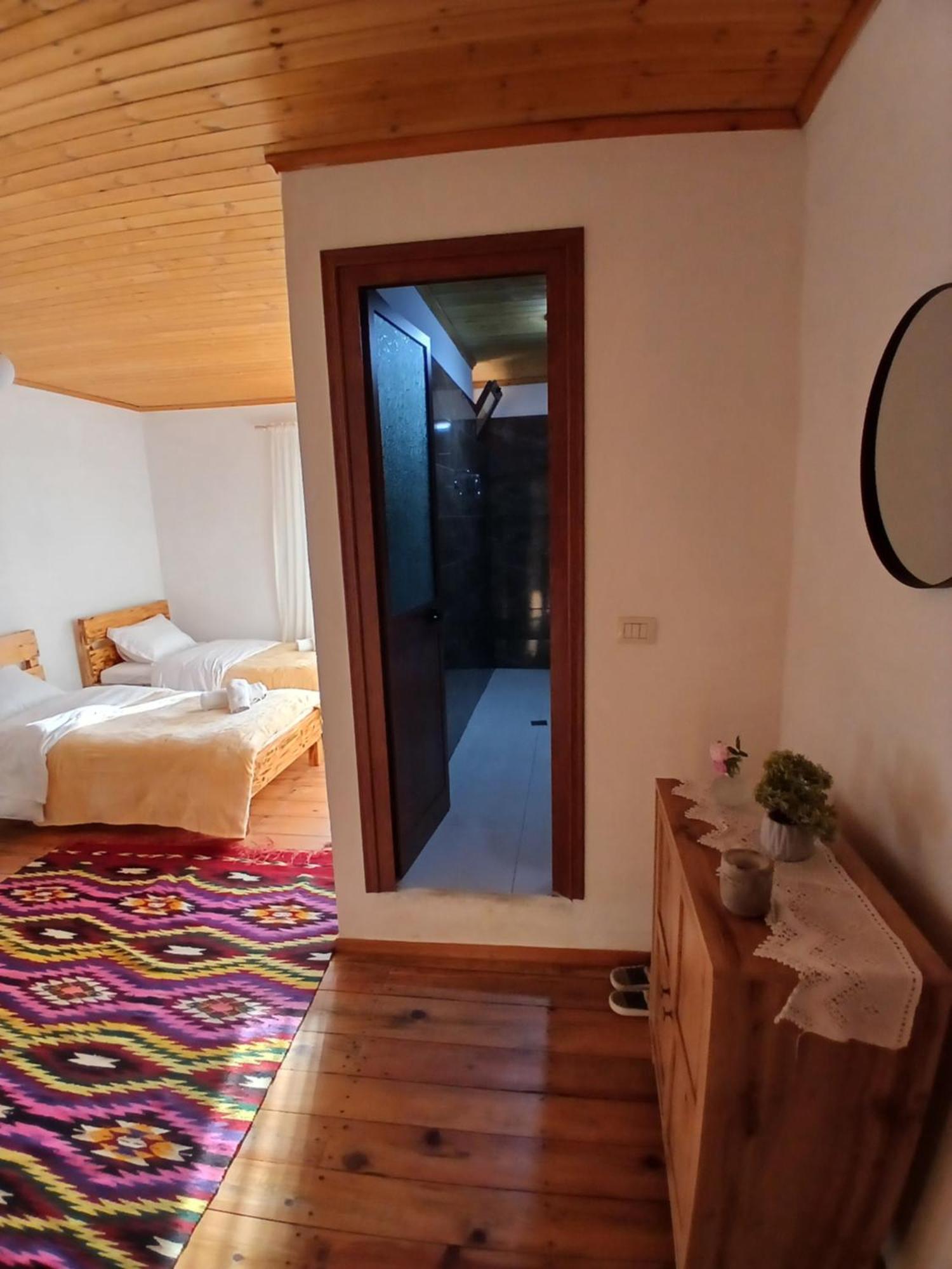 Bujtina Tusha Hotel Priska e Madhe ภายนอก รูปภาพ