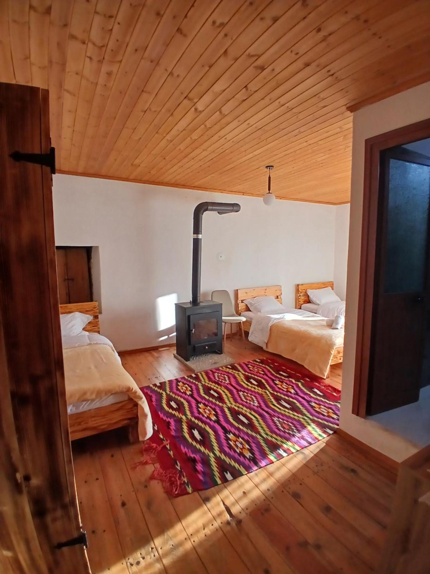 Bujtina Tusha Hotel Priska e Madhe ภายนอก รูปภาพ