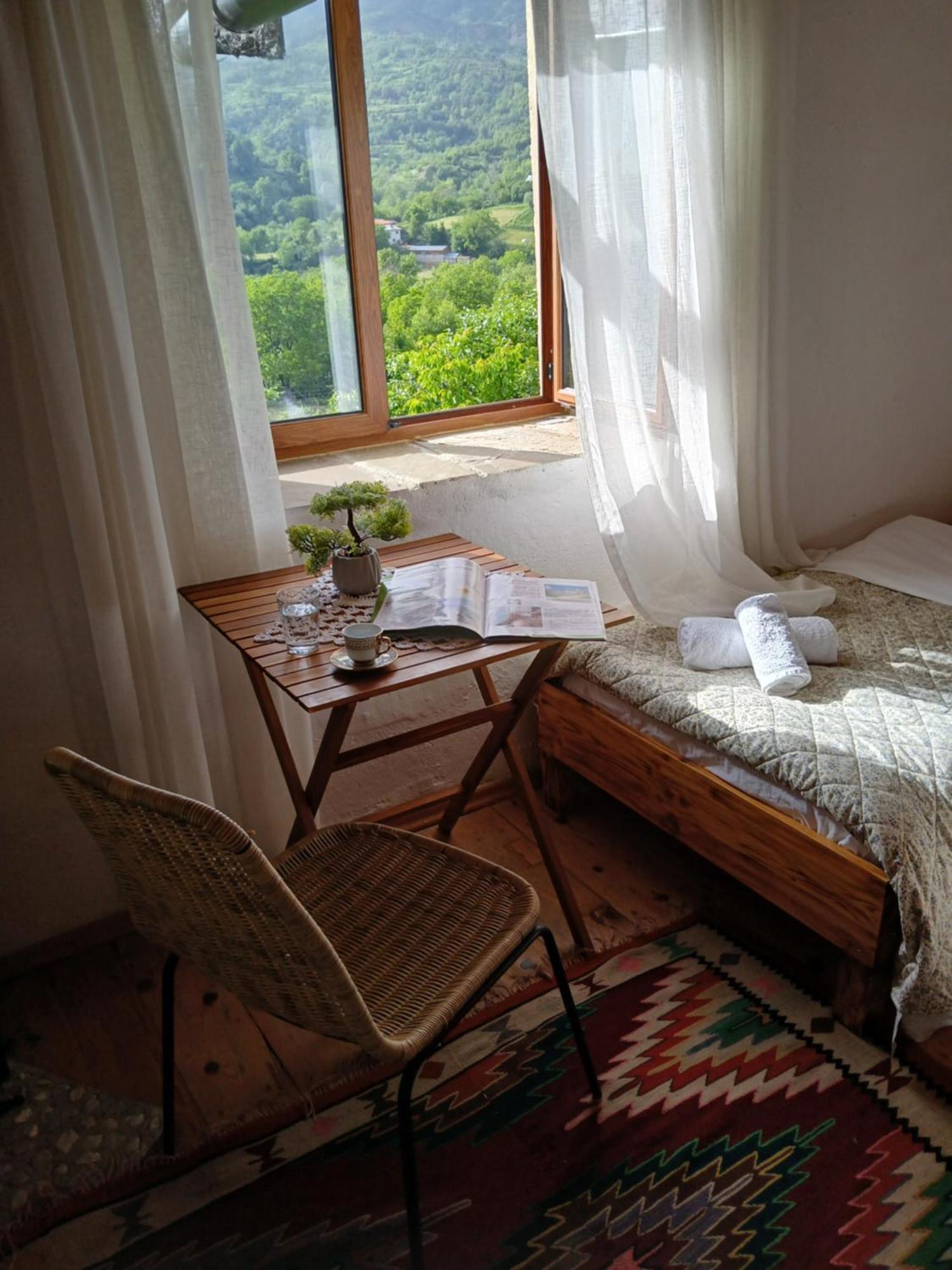Bujtina Tusha Hotel Priska e Madhe ภายนอก รูปภาพ